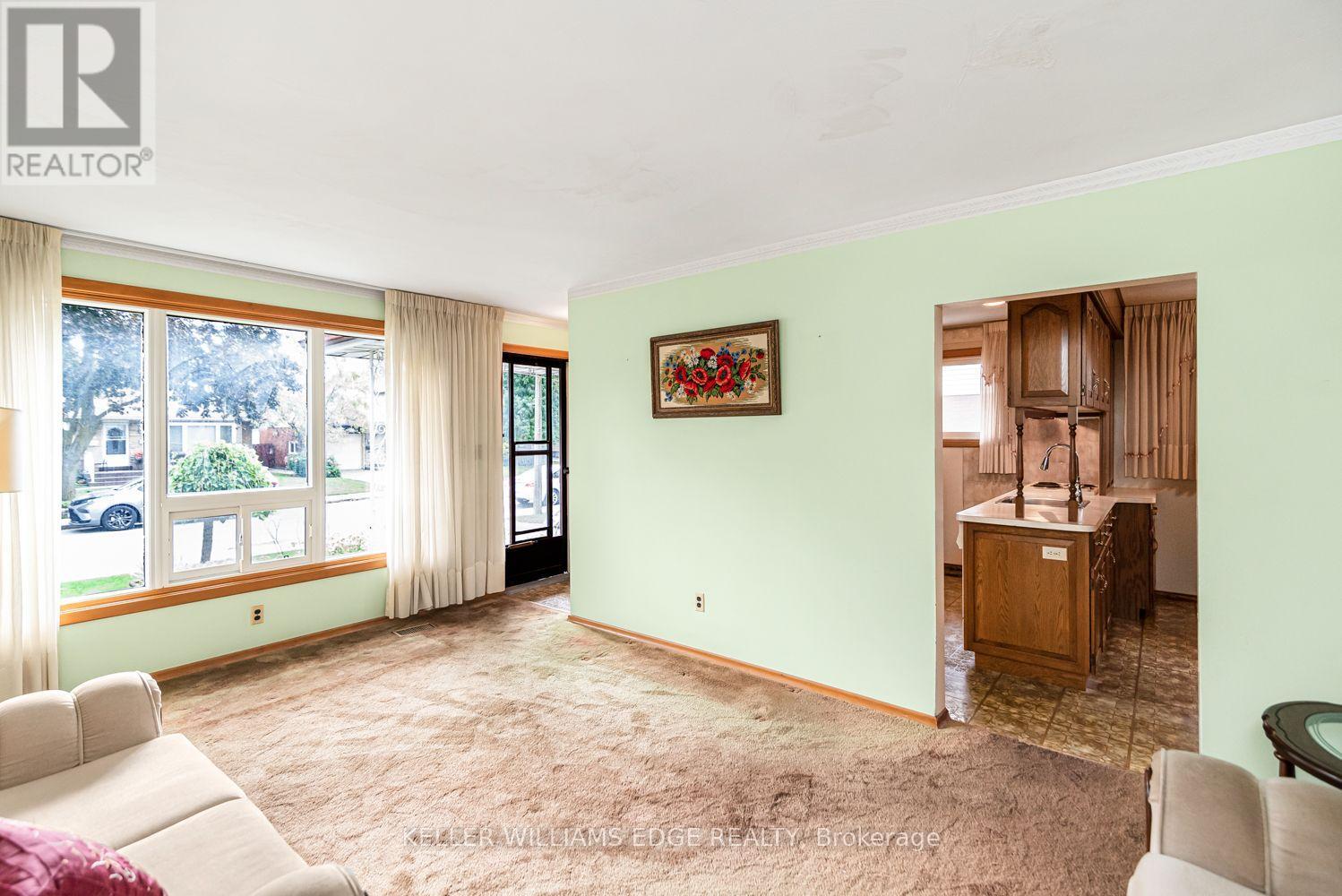 30 Goldfinch Road, Hamilton, Ontario  L9A 3W7 - Photo 3 - X13794162