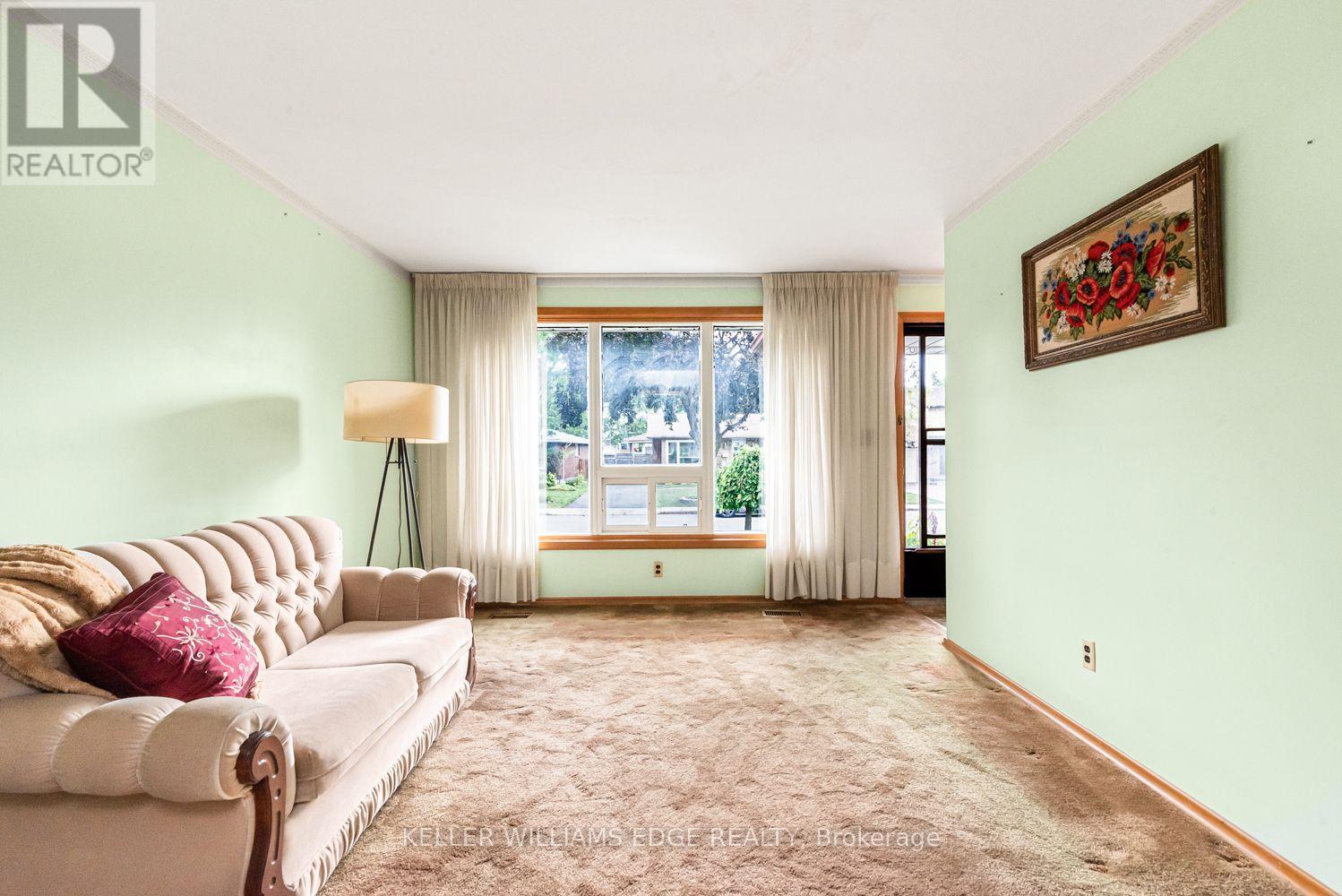 30 Goldfinch Road, Hamilton, Ontario  L9A 3W7 - Photo 5 - X13794162