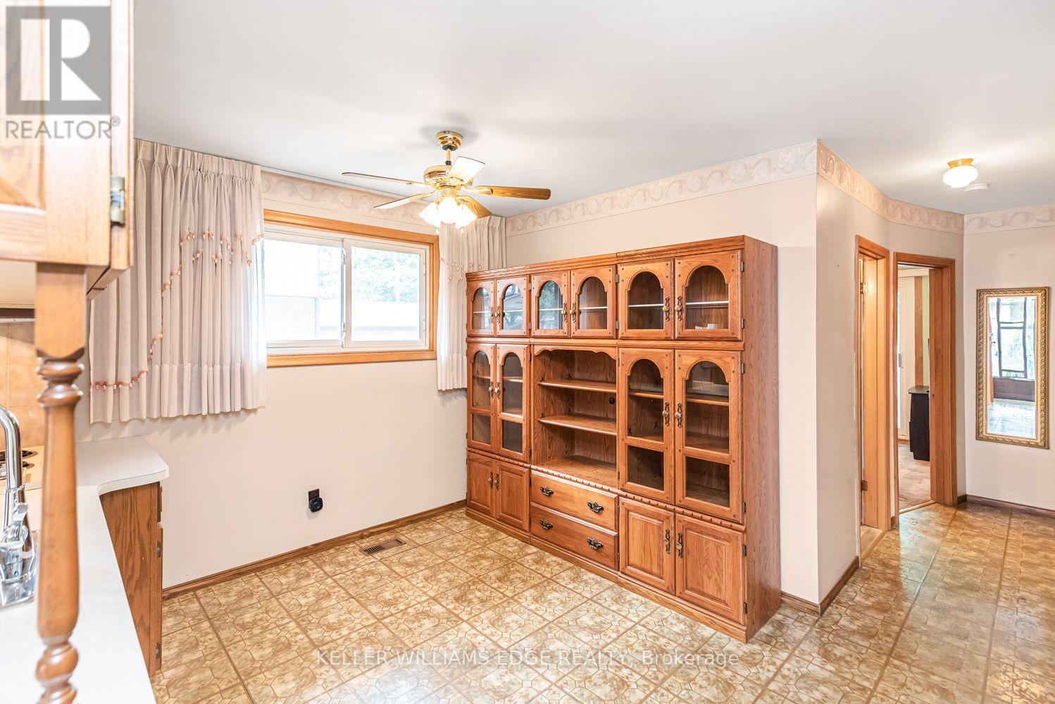 30 Goldfinch Road, Hamilton, Ontario  L9A 3W7 - Photo 6 - X13794162