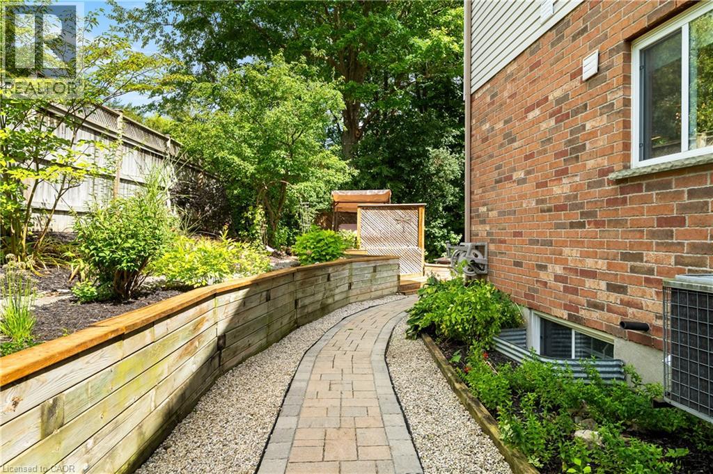 534 Birchleaf Walk, Waterloo, Ontario  N2T 2W5 - Photo 39 - 40860983