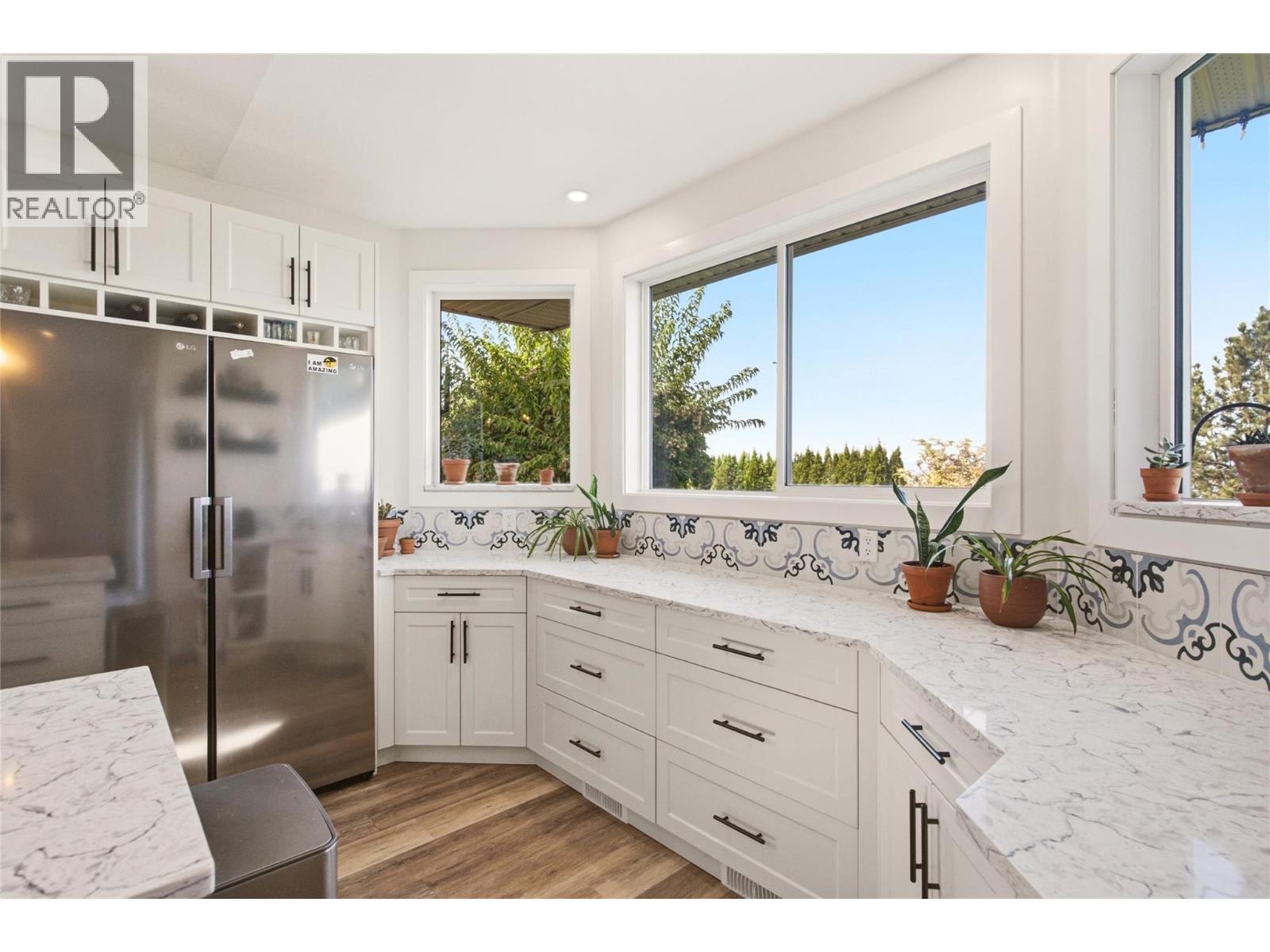 724 Lone Pine Drive, Kelowna, British Columbia  V1P 1A1 - Photo 4 - 10401010