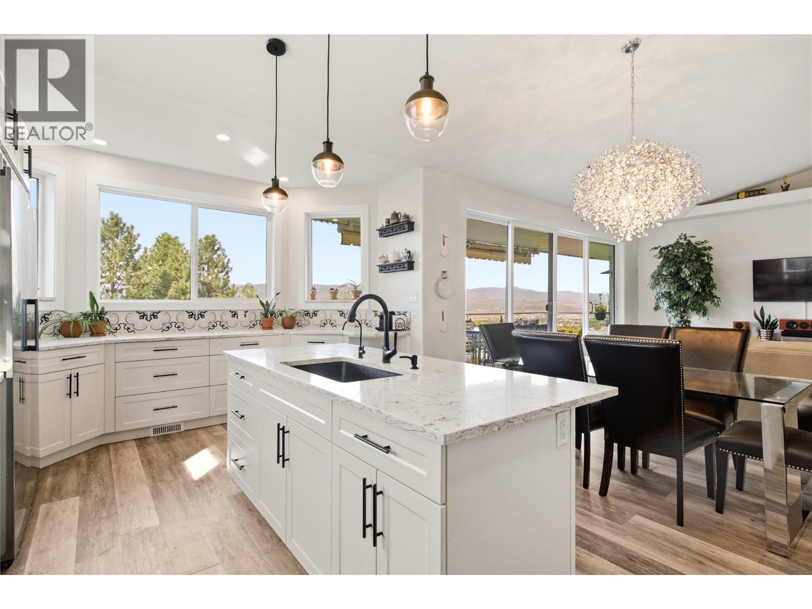 724 Lone Pine Drive, Kelowna, British Columbia