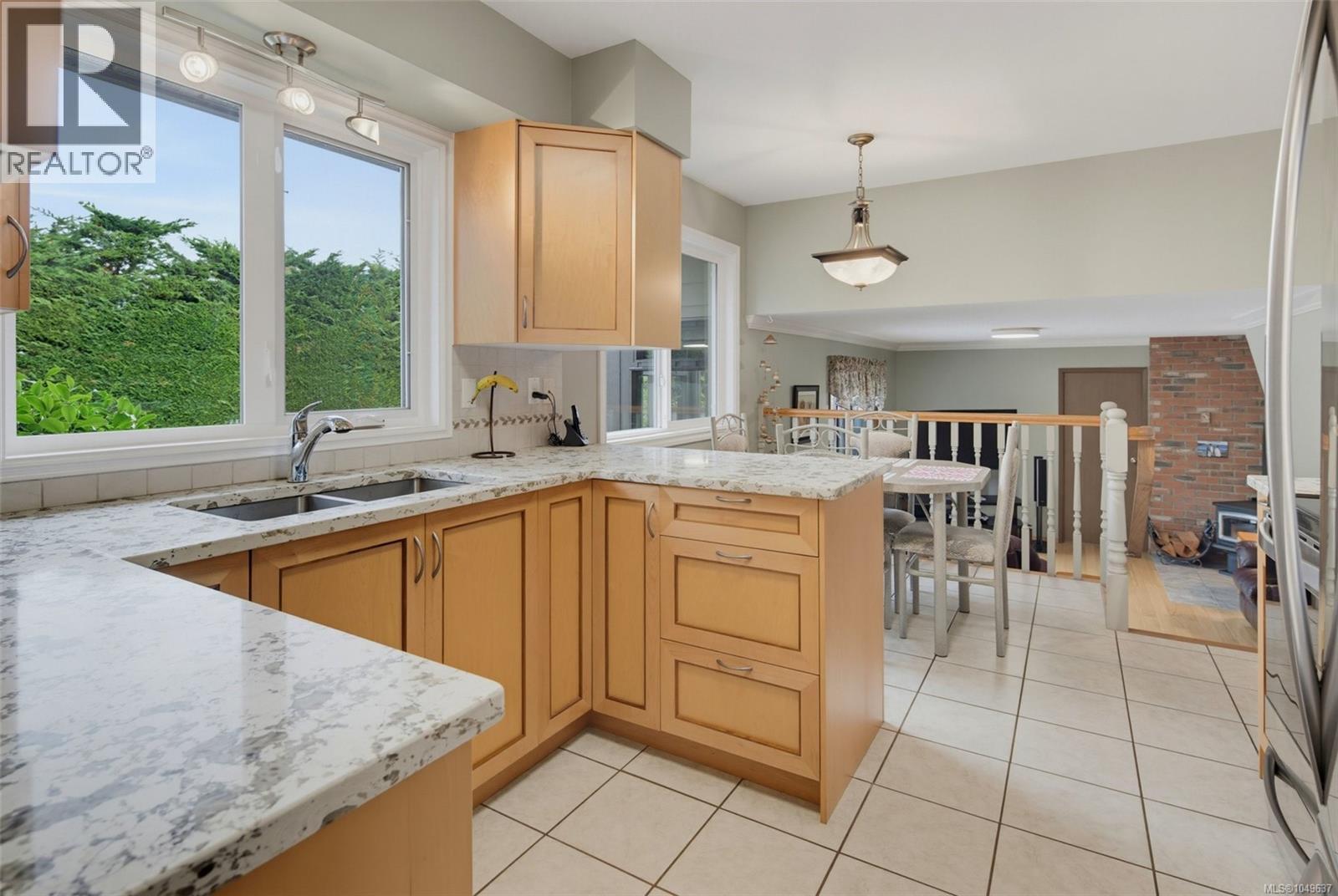 2056 Skyline Cres, Central Saanich, British Columbia  V8M 1M6 - Photo 18 - 1049637