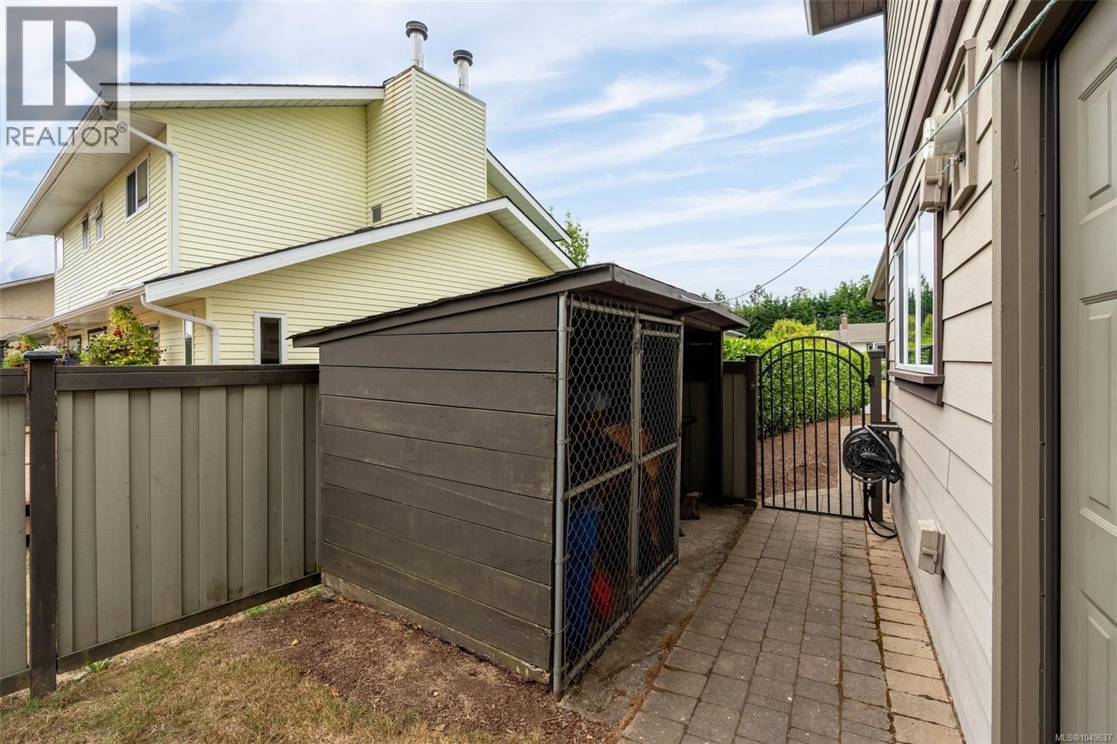 2056 Skyline Cres, Central Saanich, British Columbia  V8M 1M6 - Photo 45 - 1049637