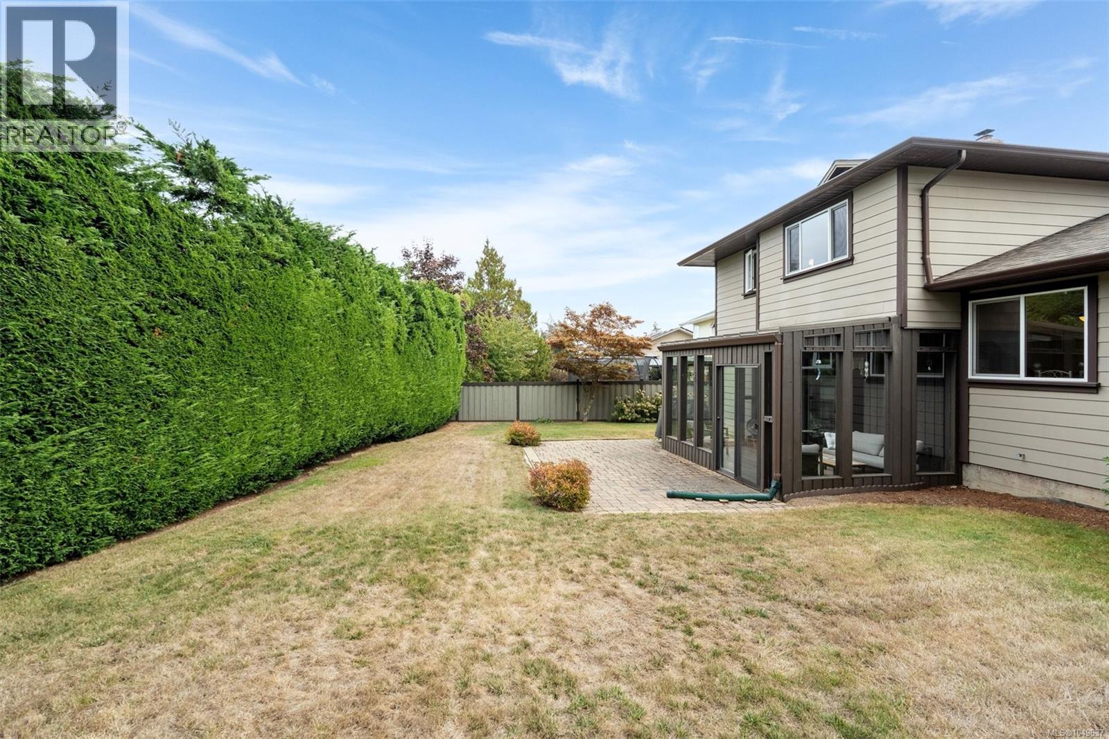 2056 Skyline Cres, Central Saanich, British Columbia  V8M 1M6 - Photo 40 - 1049637