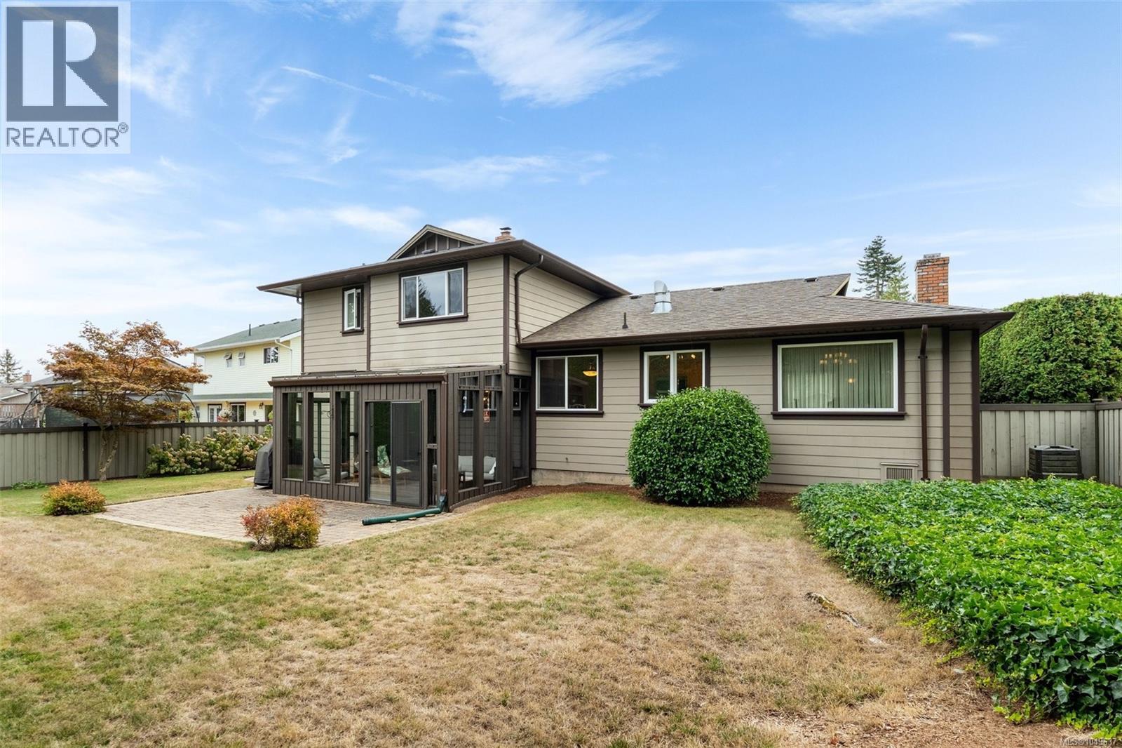 2056 Skyline Cres, Central Saanich, British Columbia  V8M 1M6 - Photo 39 - 1049637