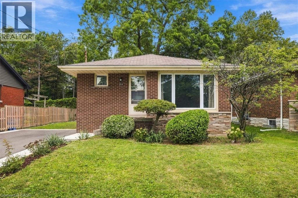 212 West 33rd Street, Hamilton, Ontario  L9C 5J5 - Photo 3 - 40863005