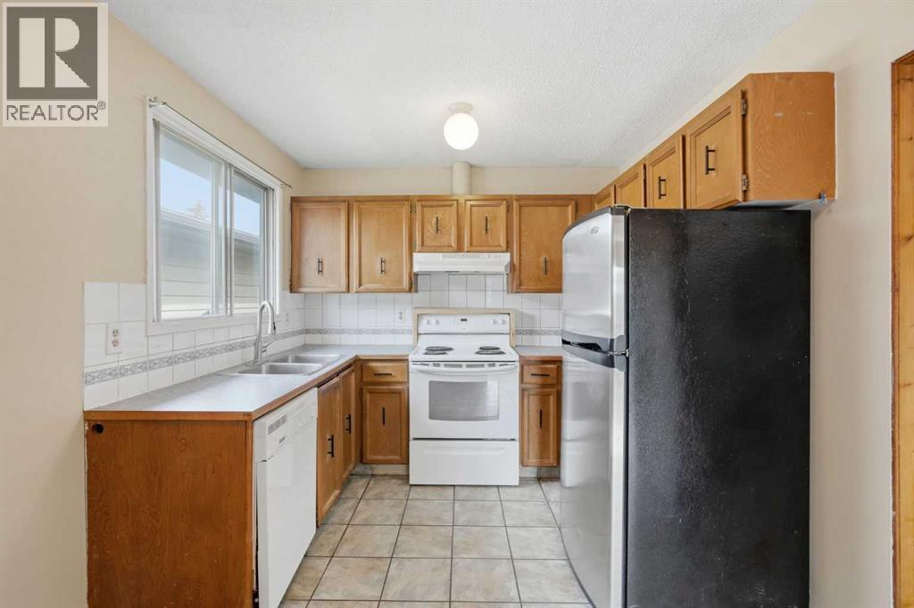 2706 46 Street Se, Calgary, Alberta  T2B 2N8 - Photo 6 - A2334025