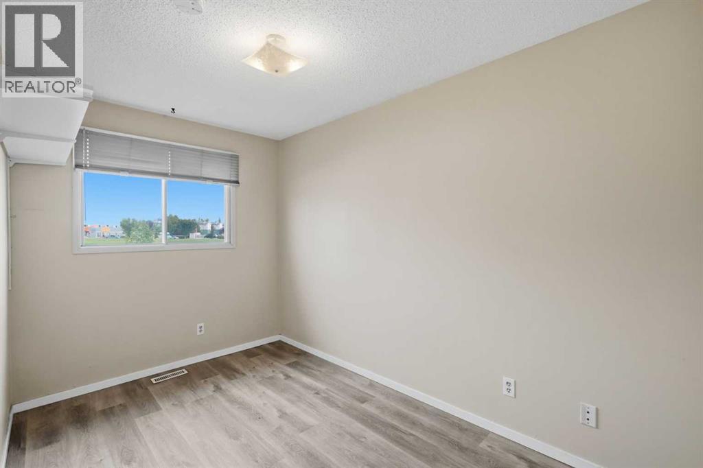 2706 46 Street Se, Calgary, Alberta  T2B 2N8 - Photo 8 - A2334025