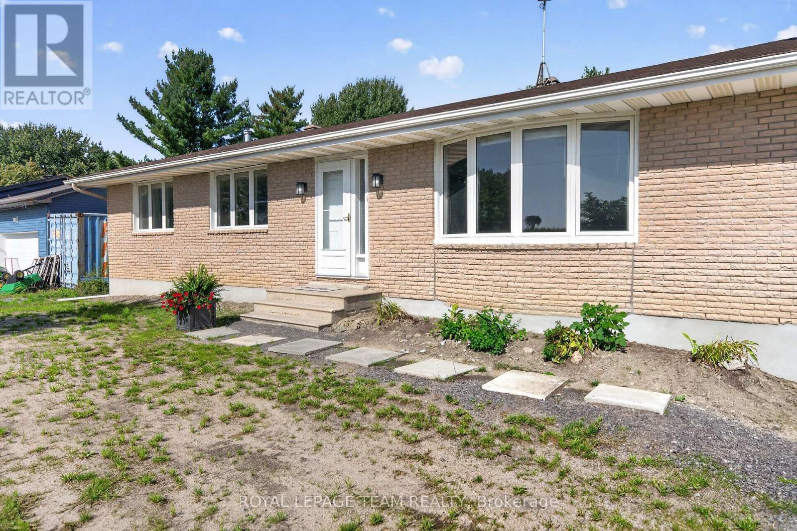2830 John Shaw Road, Ottawa, Ontario  K0A 2H0 - Photo 3 - X13794246