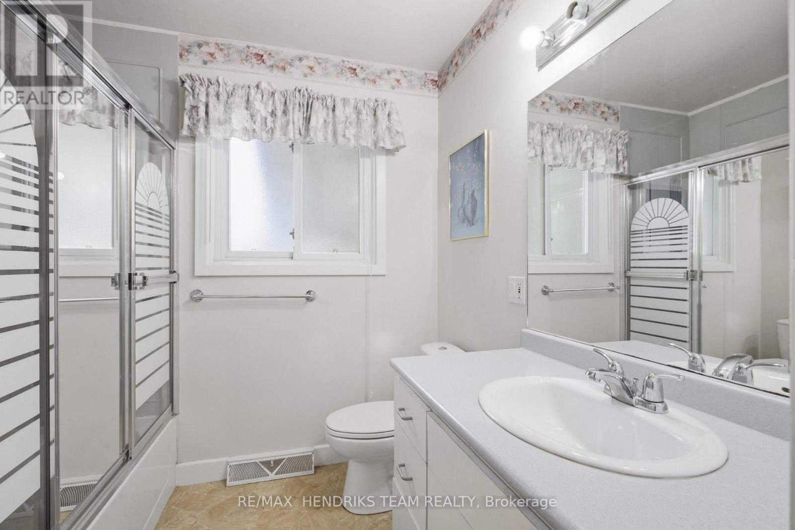 6 Glengrove Circle E, St. Catharines (Glendale/glenridge), Ontario  L2T 2Y9 - Photo 26 - X13794210