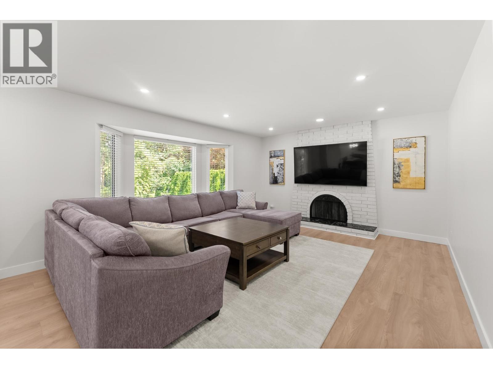 9152 Klenner Drive, Burnaby, British Columbia  V3N 4E5 - Photo 15 - R3166493