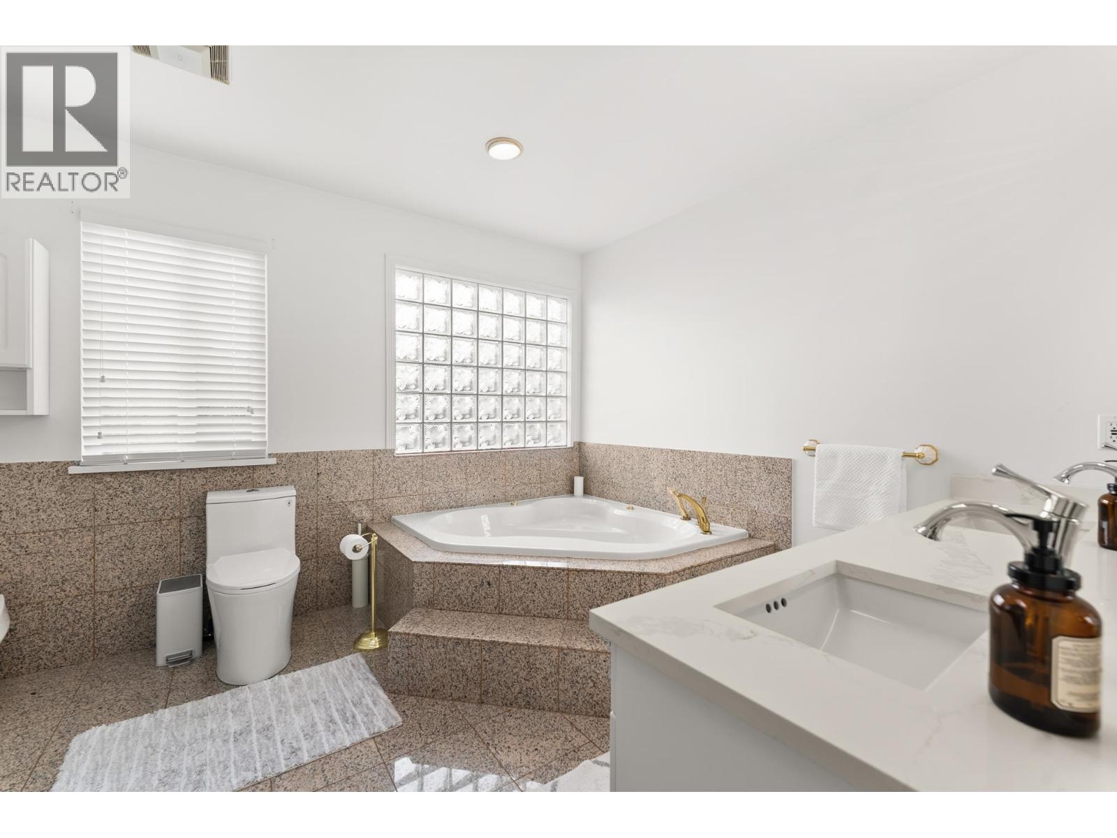 9152 Klenner Drive, Burnaby, British Columbia  V3N 4E5 - Photo 23 - R3166493