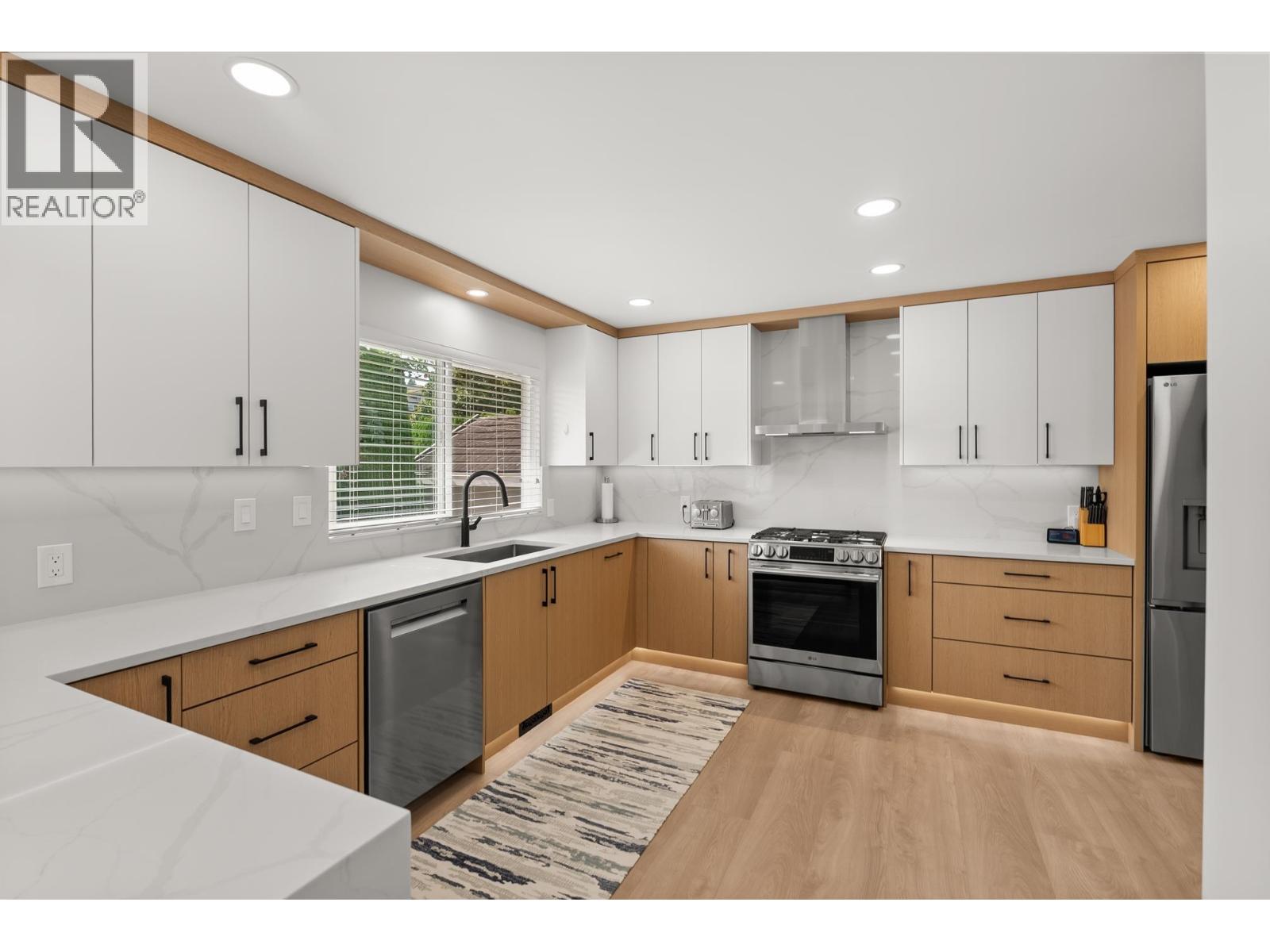 9152 Klenner Drive, Burnaby, British Columbia  V3N 4E5 - Photo 4 - R3166493