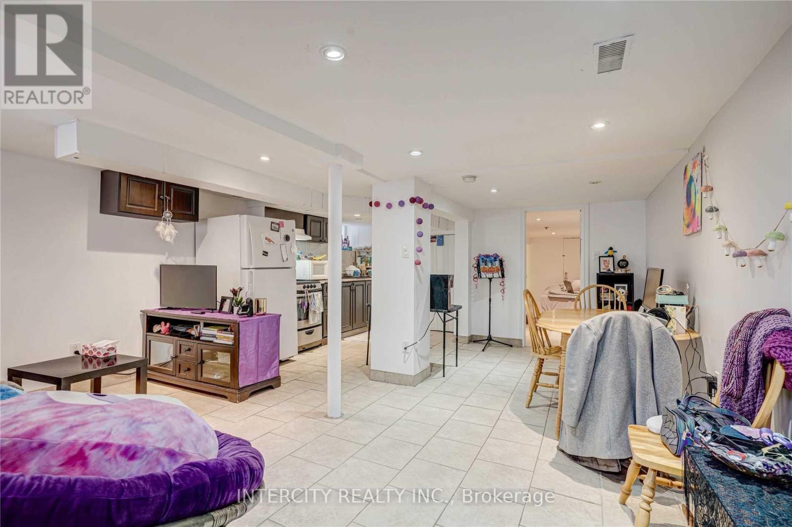 43 Marlee Avenue, Toronto, Ontario  M6E 3B1 - Photo 3 - W13794228
