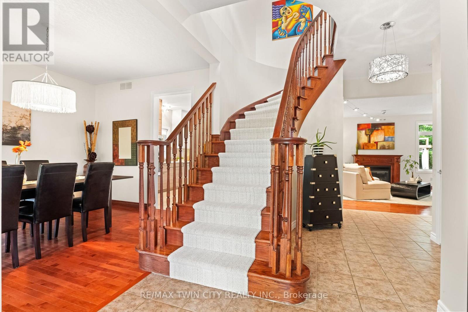 534 Birchleaf Walk, Waterloo, Ontario  N2T 2W5 - Photo 6 - X13765554