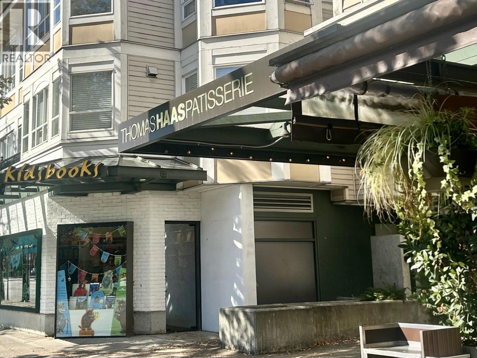 661 2080 W BROADWAY photo 40