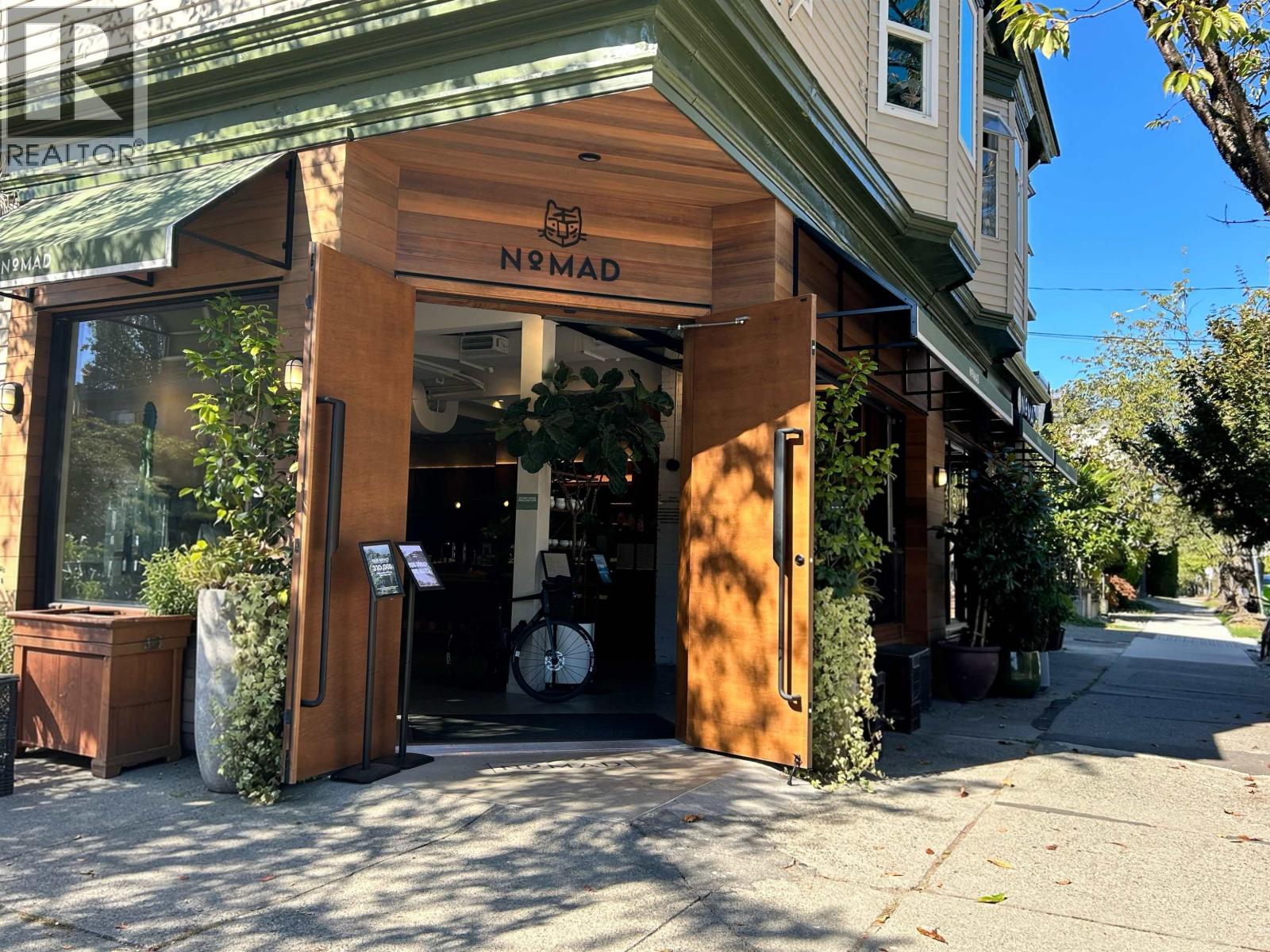 661 2080 W BROADWAY photo 36