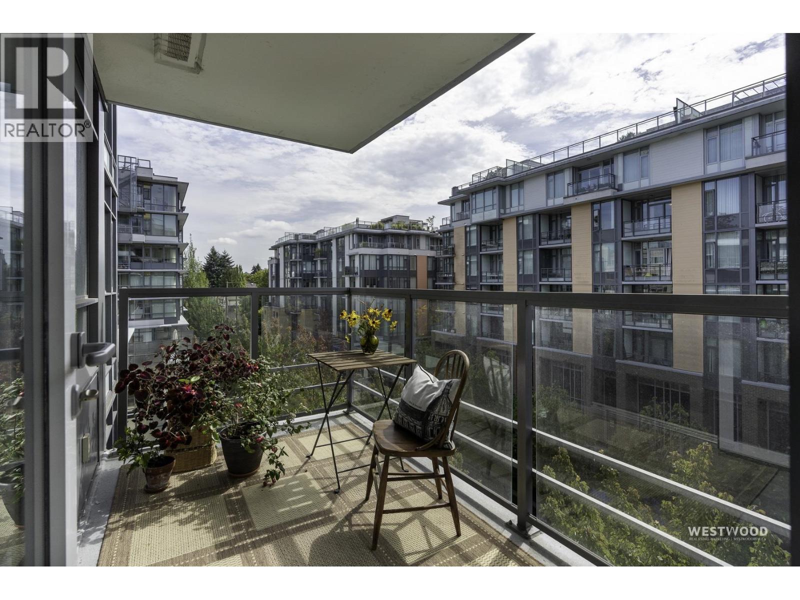 661 2080 W BROADWAY, vancouver, British Columbia