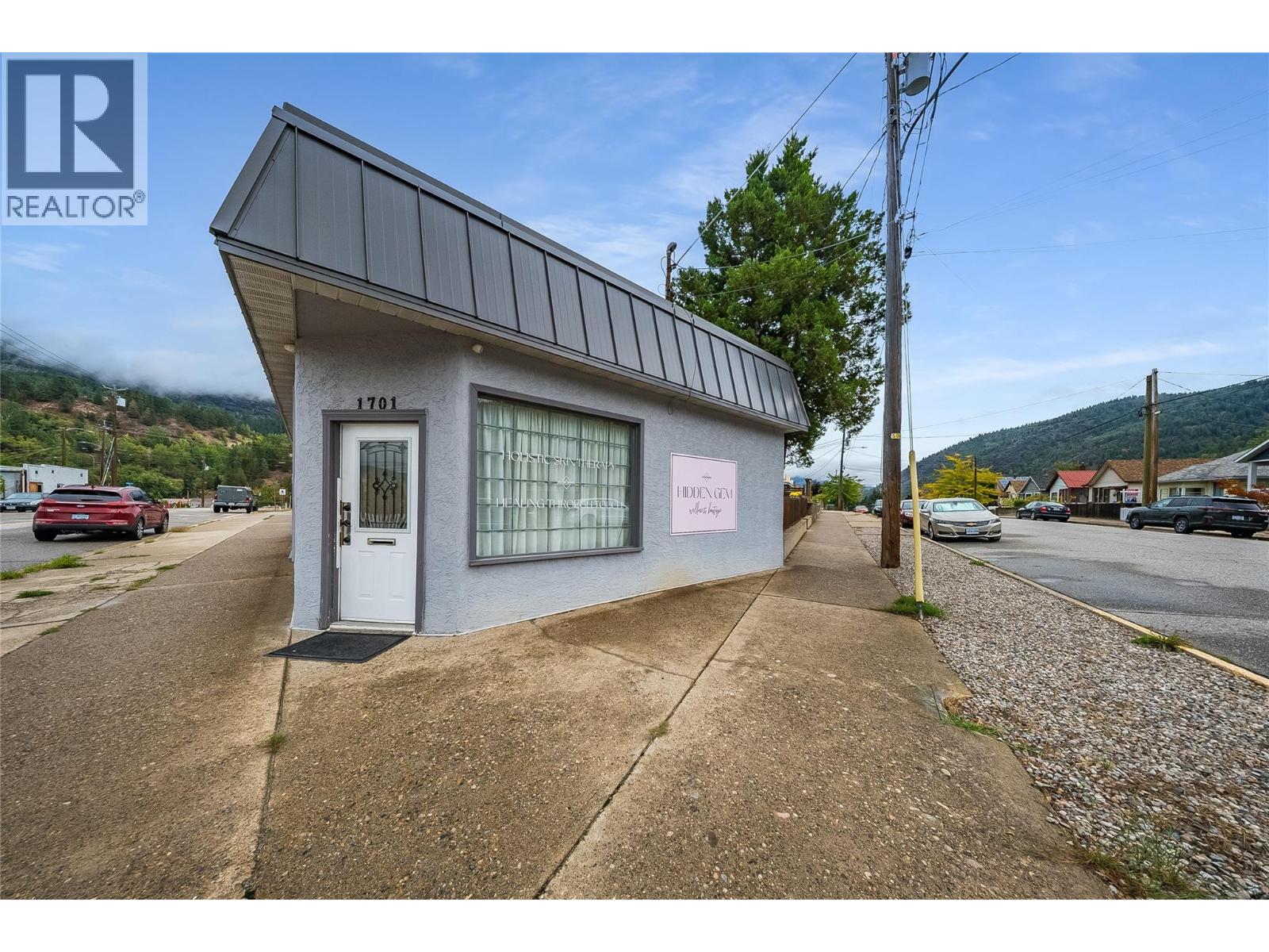 1701 Third Avenue, Trail, British Columbia V1R 1R1 - Photo 28 - 10400855