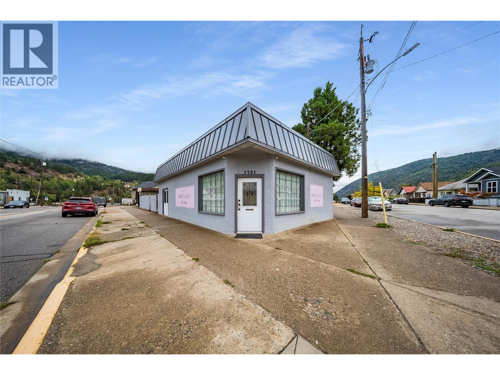 1701 Third Avenue, Trail, British Columbia V1R 1R1 - Photo 3 - 10400855