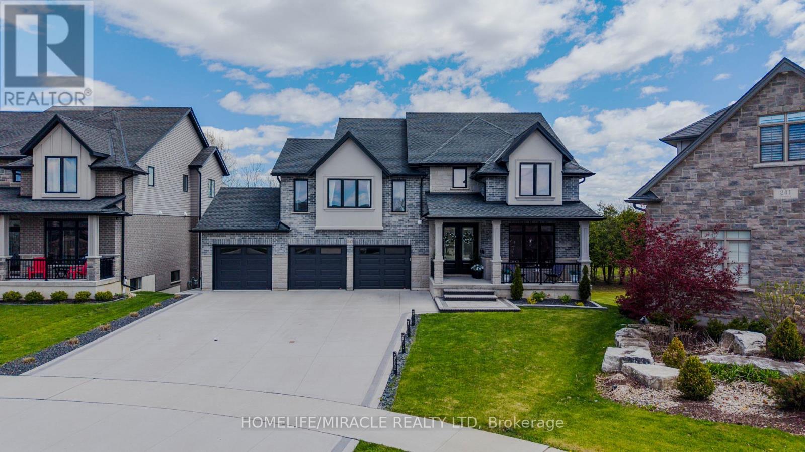 245 TAMARACK BOULEVARD, Woodstock, Ontario