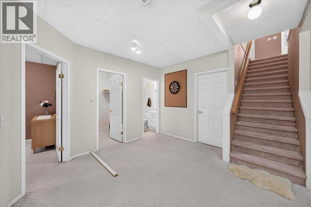 95 Sunlake Close SE photo 22