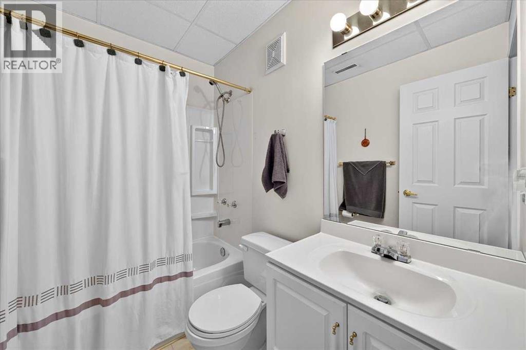95 Sunlake Close SE photo 25