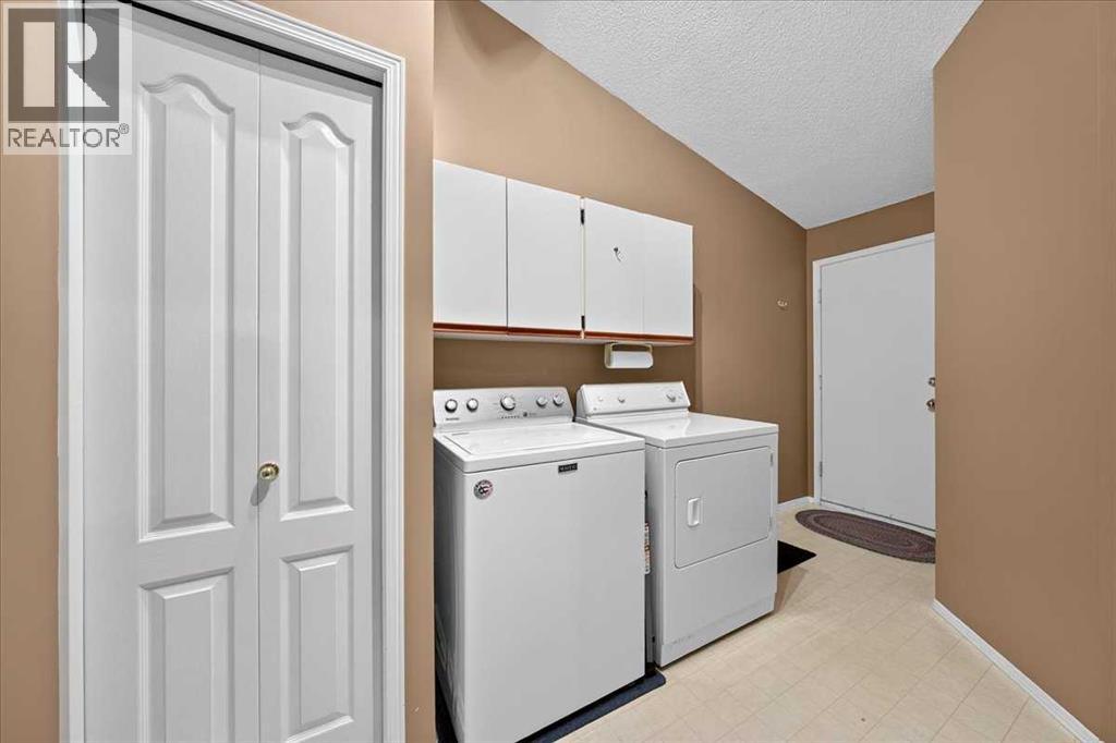 95 Sunlake Close SE photo 19