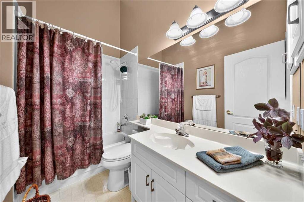 95 Sunlake Close SE photo 18