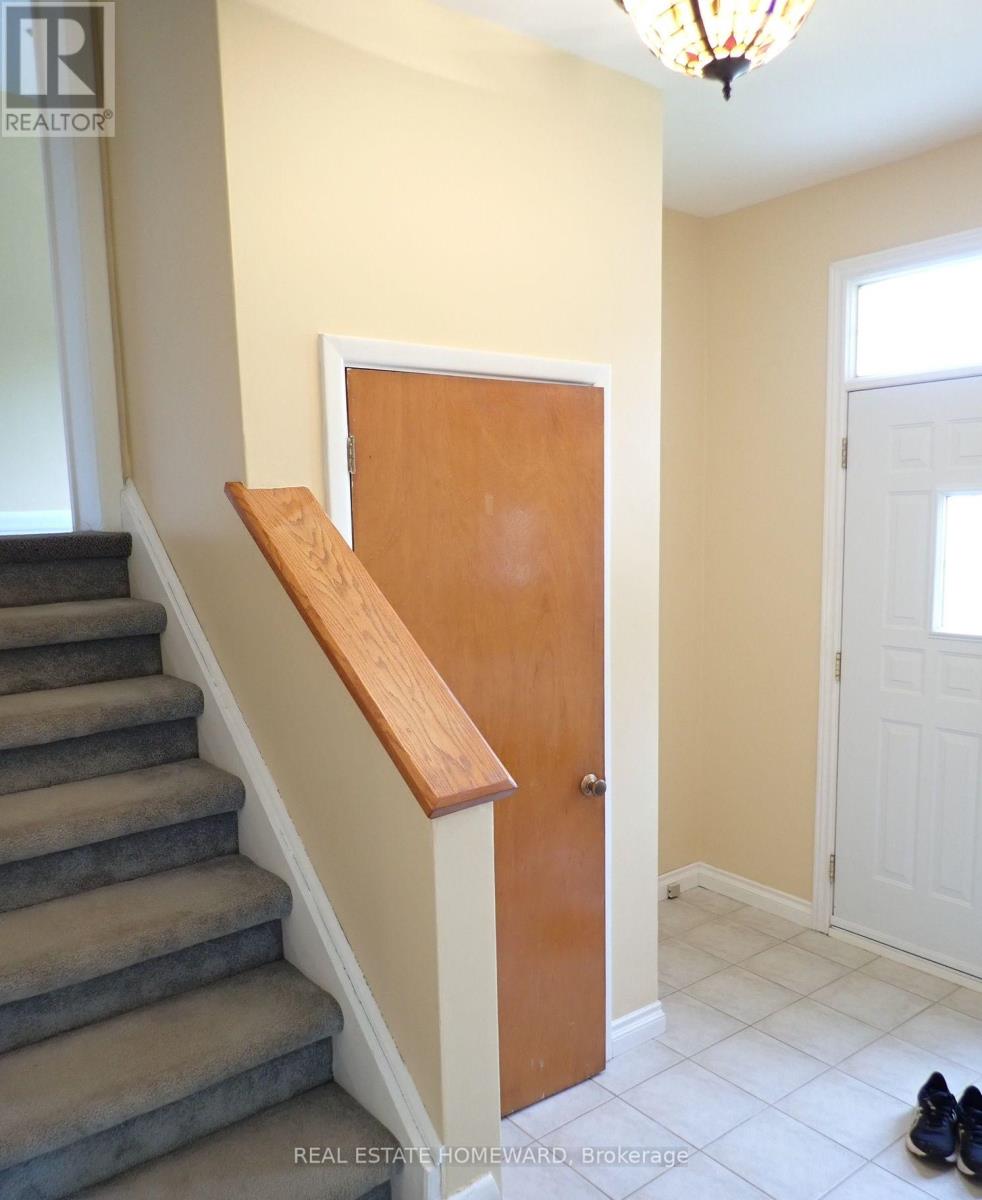 Front - 56 Perivale Crescent, Toronto, Ontario  M1J 2C3 - Photo 7 - E13622004