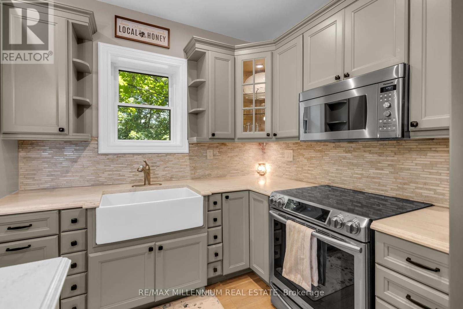 1537 Queen Street E, Caledon, Ontario  L7K 0C2 - Photo 4 - W13765474