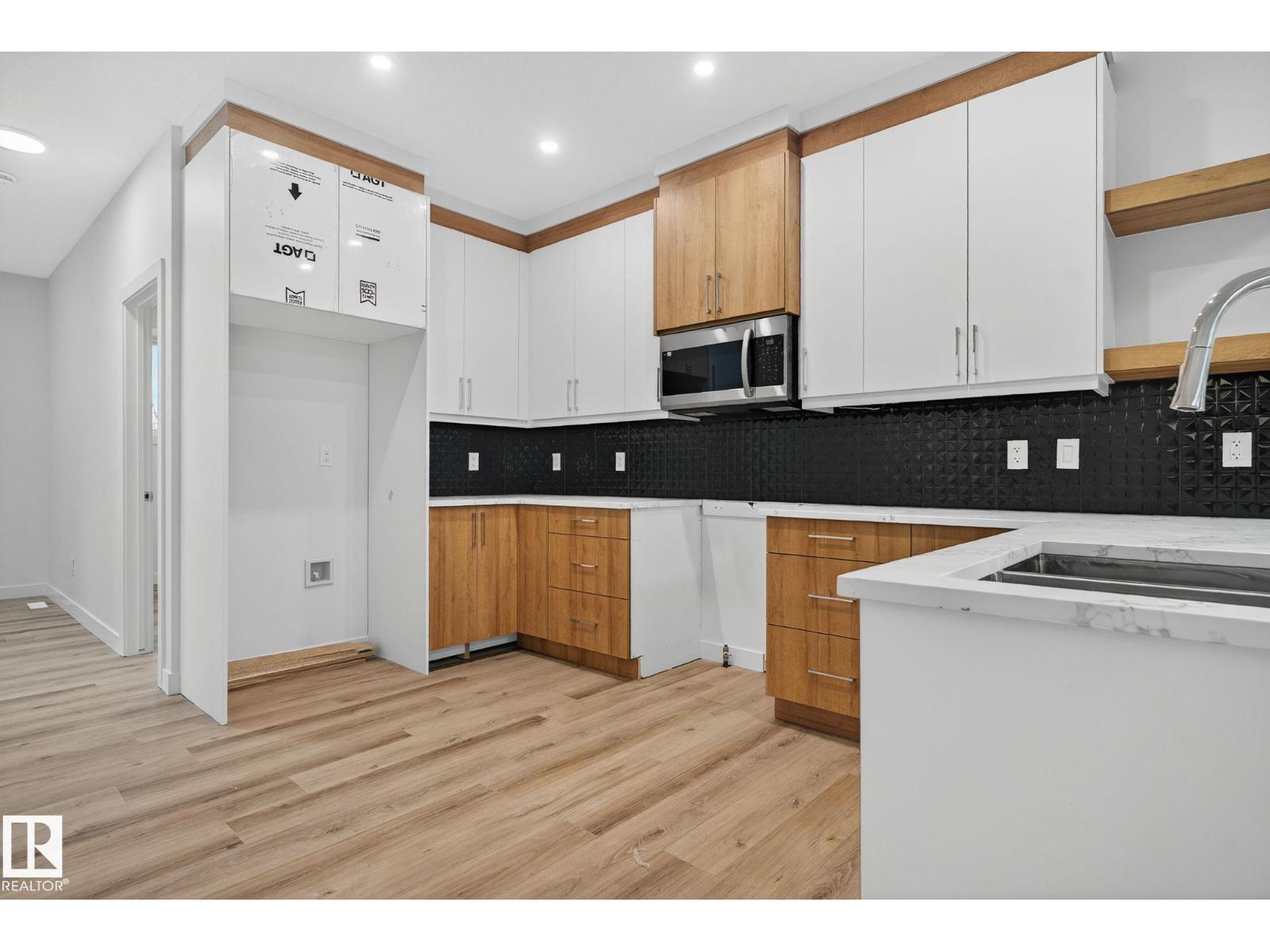 Unknown Address, ,    - Photo 13 - E4509006