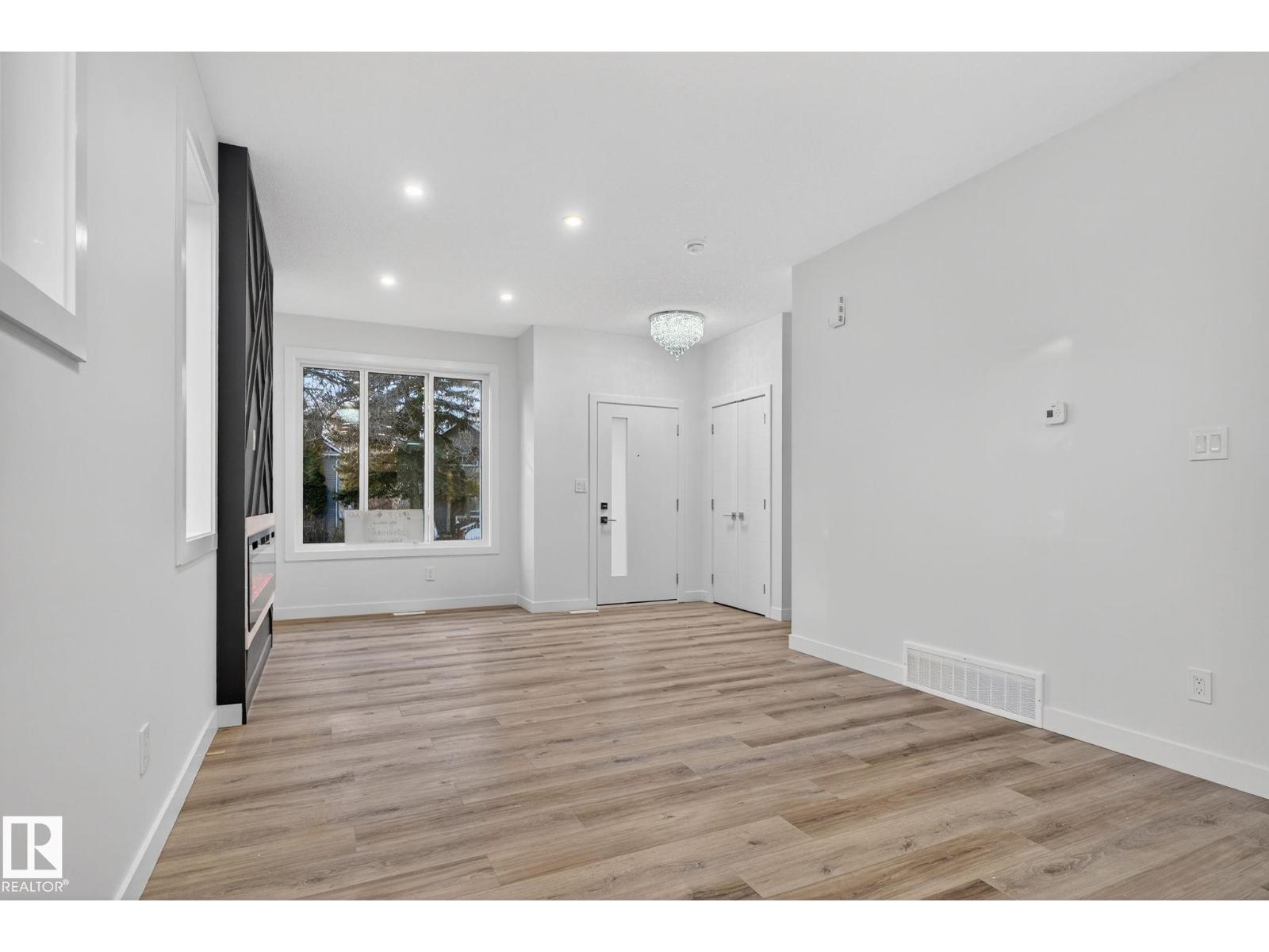 Unknown Address, ,    - Photo 9 - E4509006