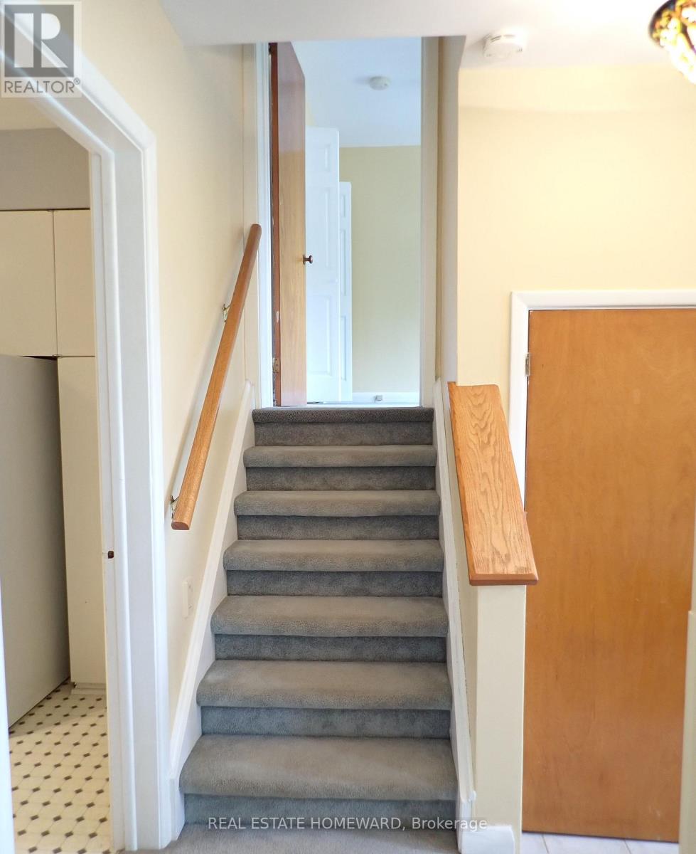 Front - 56 Perivale Crescent, Toronto, Ontario  M1J 2C3 - Photo 17 - E13622004