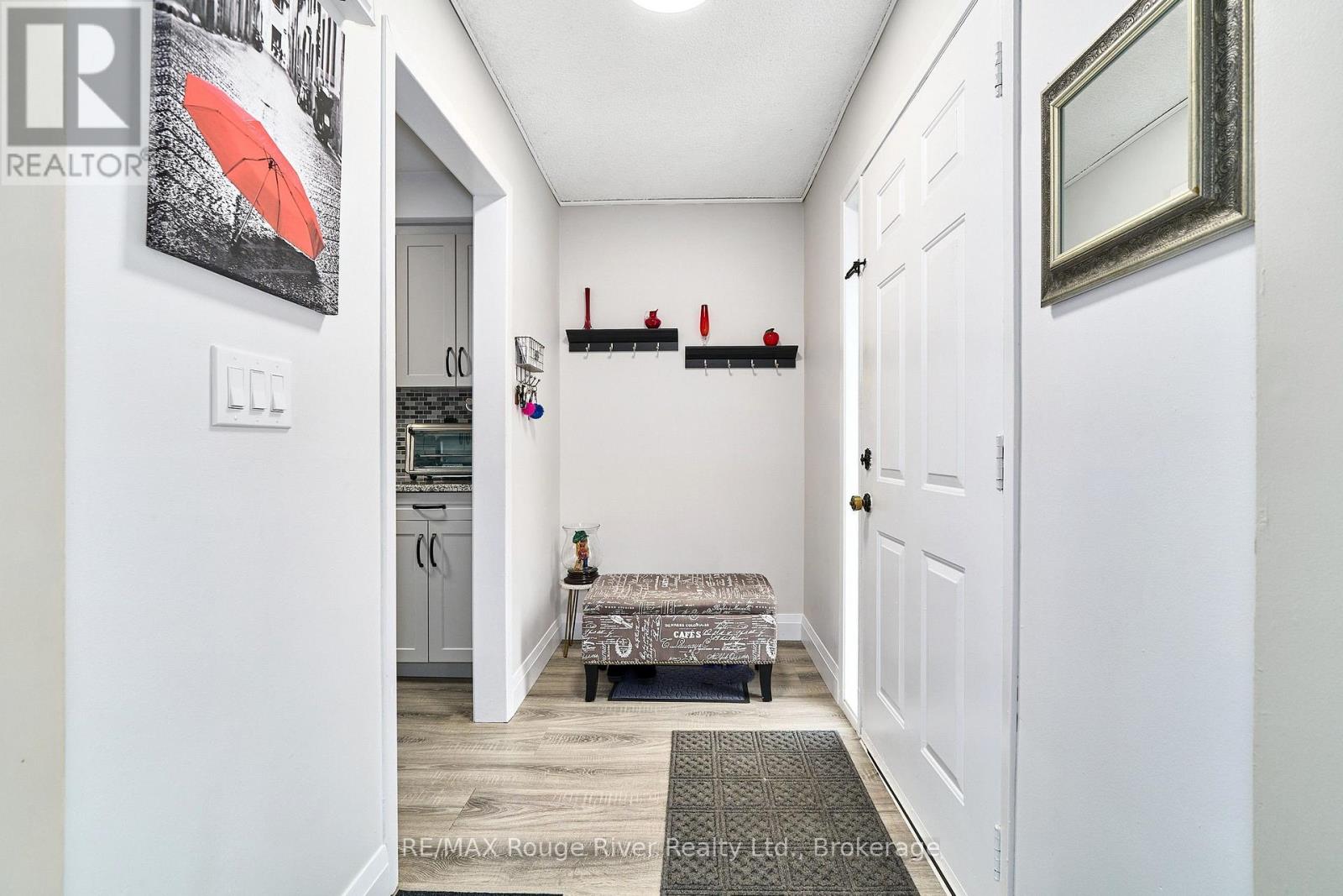 607 Foxrun Court, Oshawa (Pinecrest), Ontario  L1K 1N9 - Photo 11 - E13794262