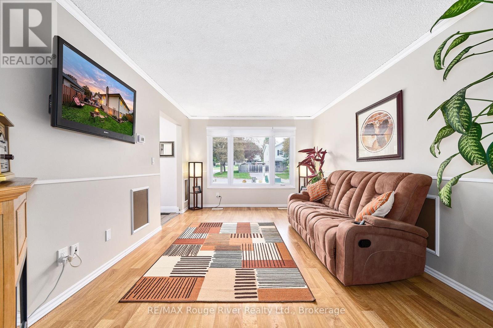 607 Foxrun Court, Oshawa (Pinecrest), Ontario  L1K 1N9 - Photo 20 - E13794262
