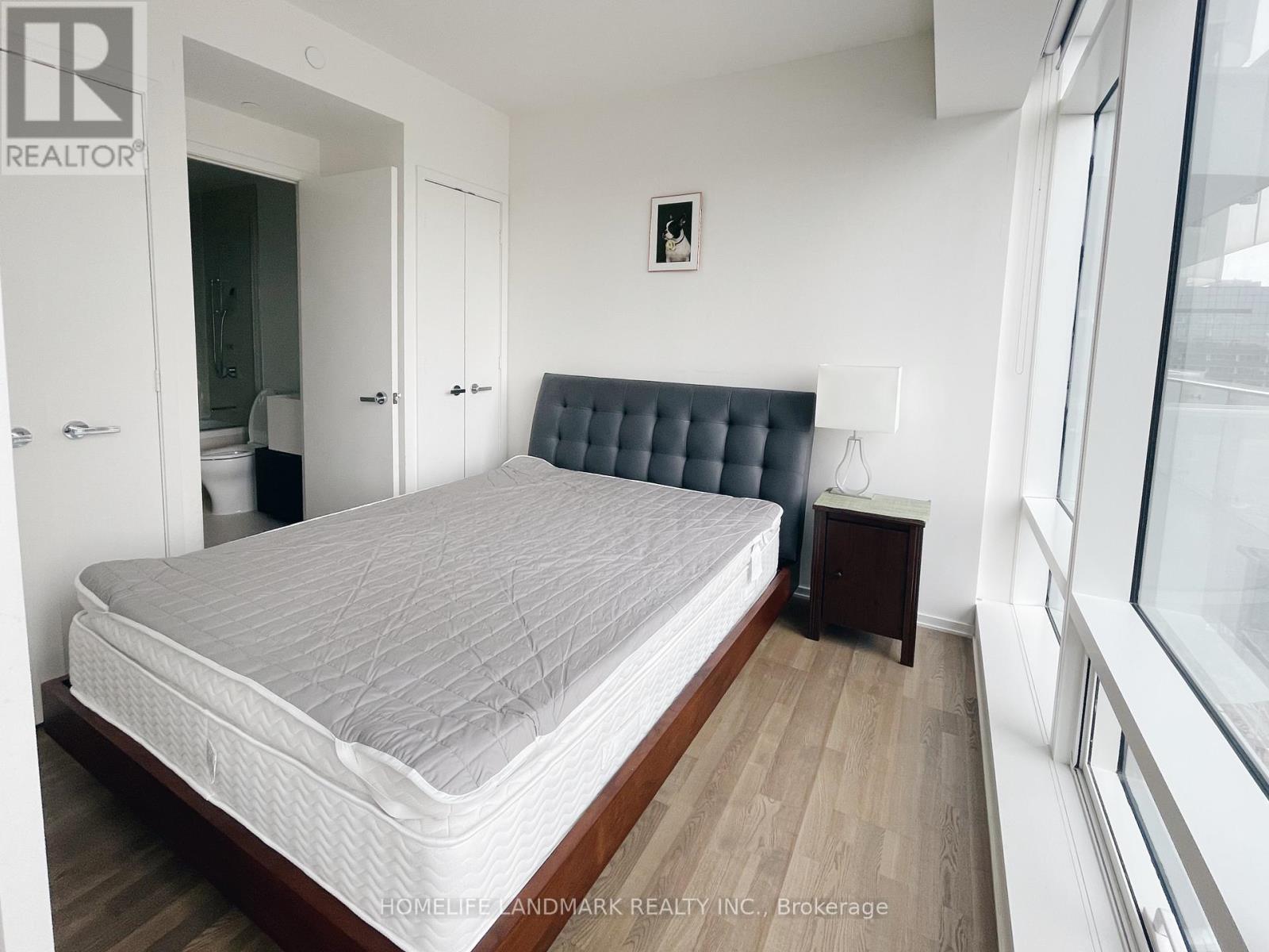 1001 - 1 Bloor Street E, Toronto, Ontario  M4W 1A9 - Photo 3 - C13794314