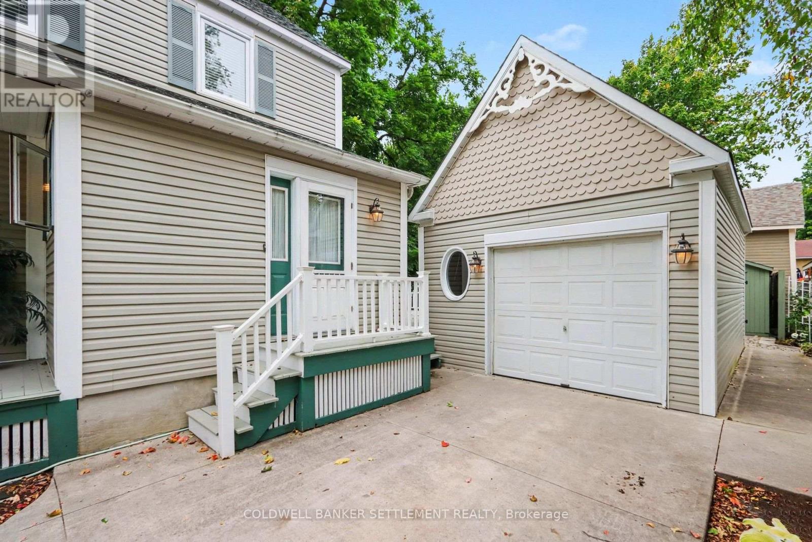 15 Isabella Street, Perth, Ontario K7H 3N2 - Photo 3 - X13794300