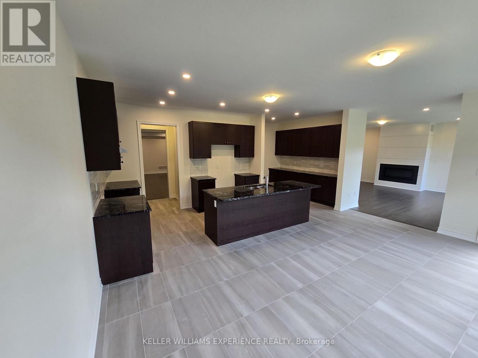 56 Lazarette Lane, East Gwillimbury, Ontario  L9N 0V6 - Photo 11 - N13794304