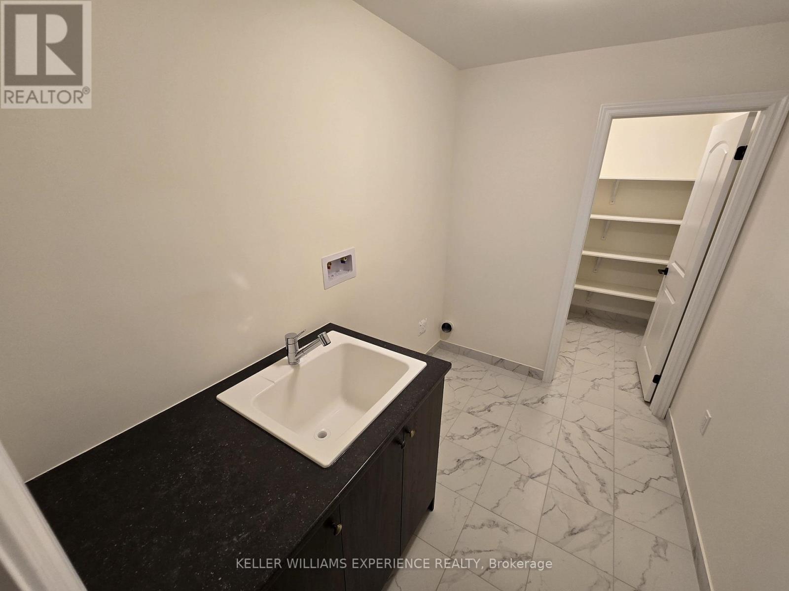 56 Lazarette Lane, East Gwillimbury, Ontario  L9N 0V6 - Photo 17 - N13794304