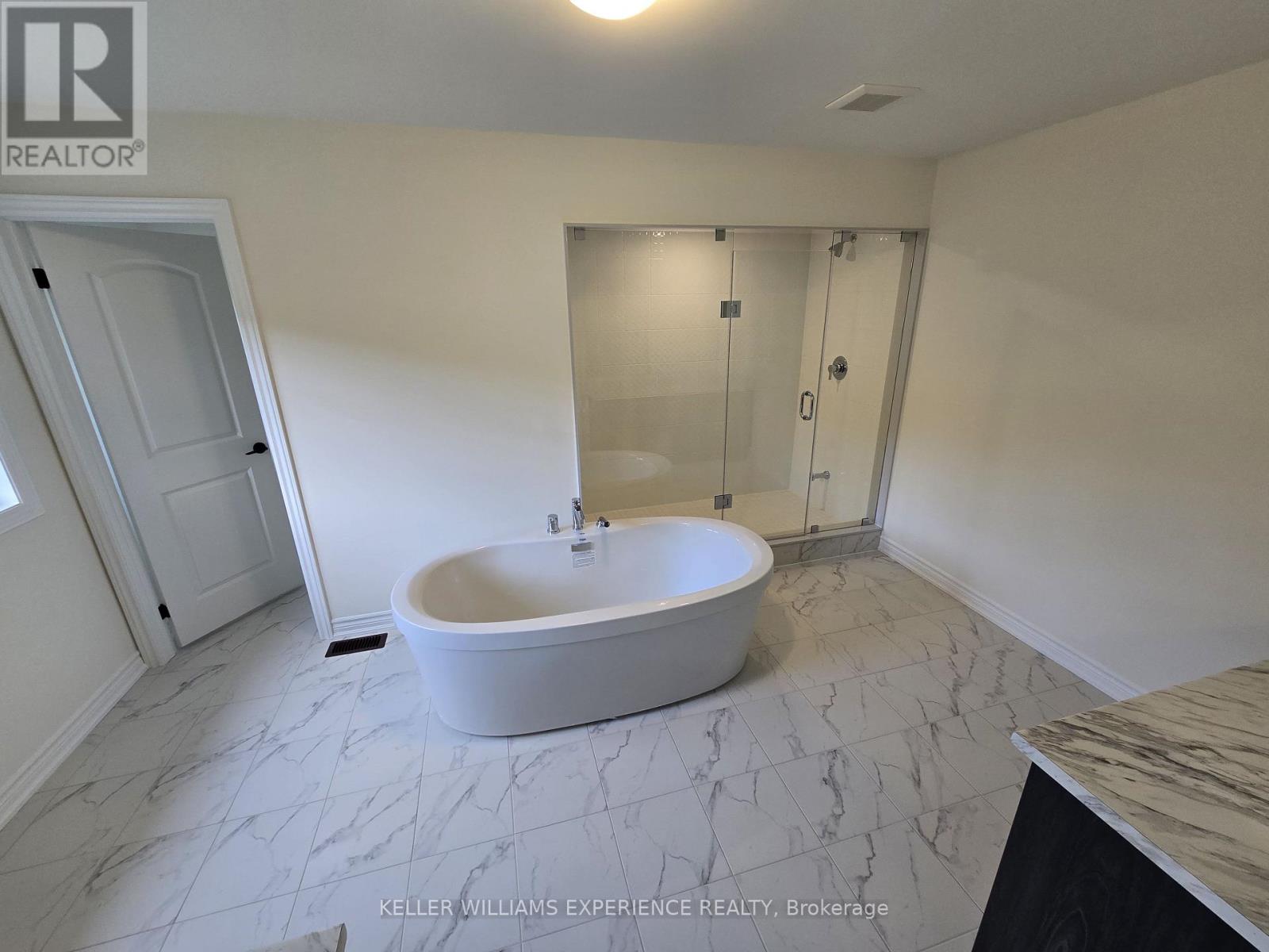 56 Lazarette Lane, East Gwillimbury, Ontario  L9N 0V6 - Photo 23 - N13794304