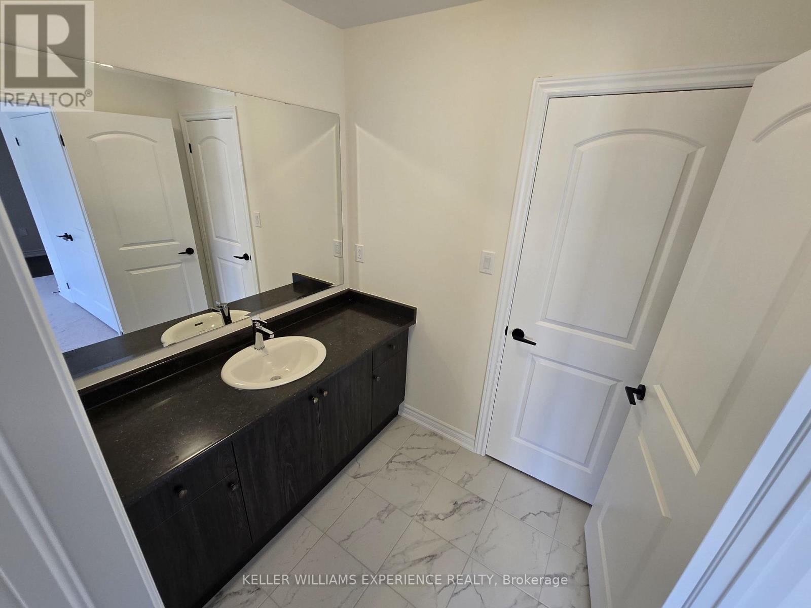 56 Lazarette Lane, East Gwillimbury, Ontario  L9N 0V6 - Photo 35 - N13794304