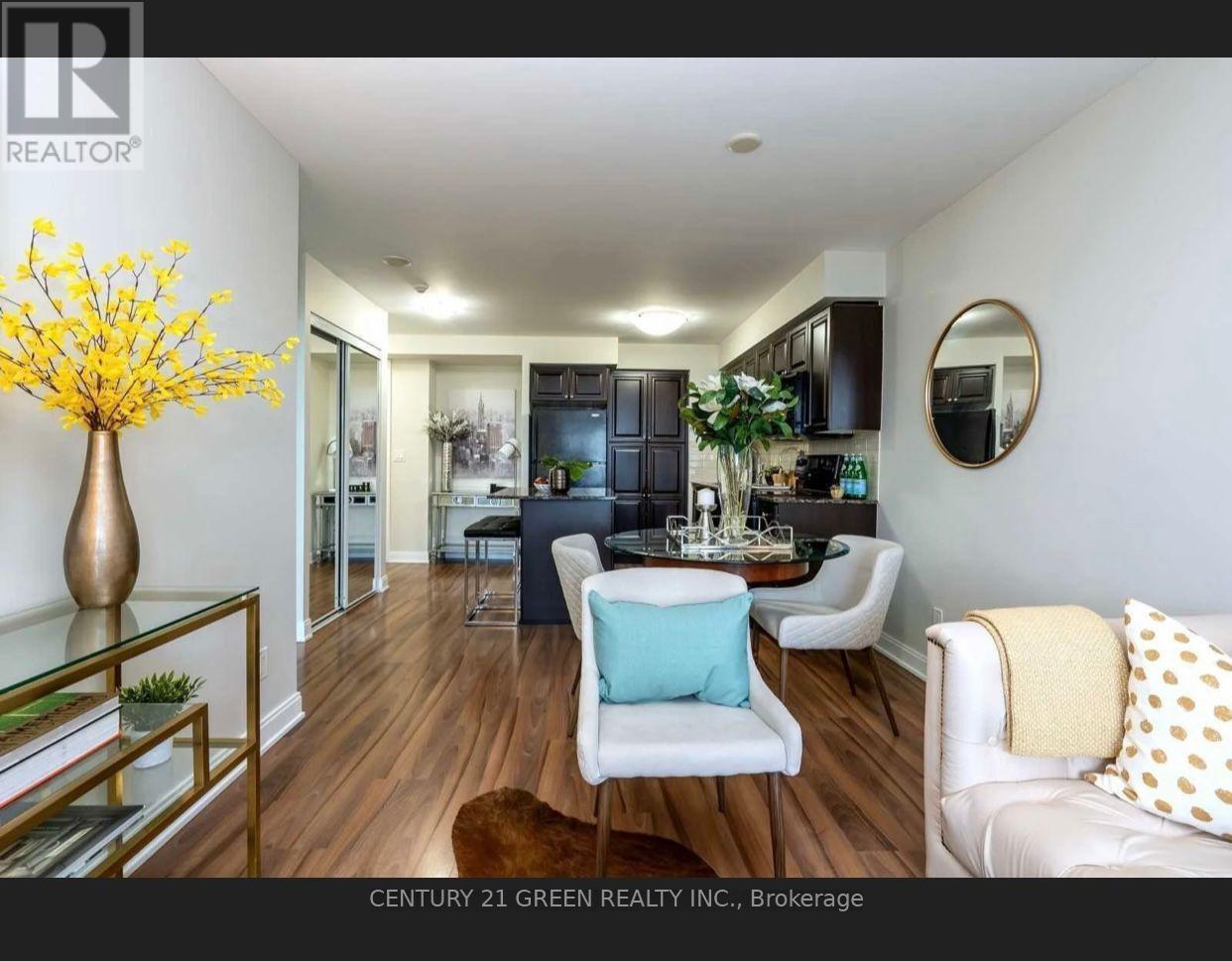 1006 - 330 Burnhamthorpe Road W, Mississauga, Ontario  L5B 0E1 - Photo 2 - W13794280