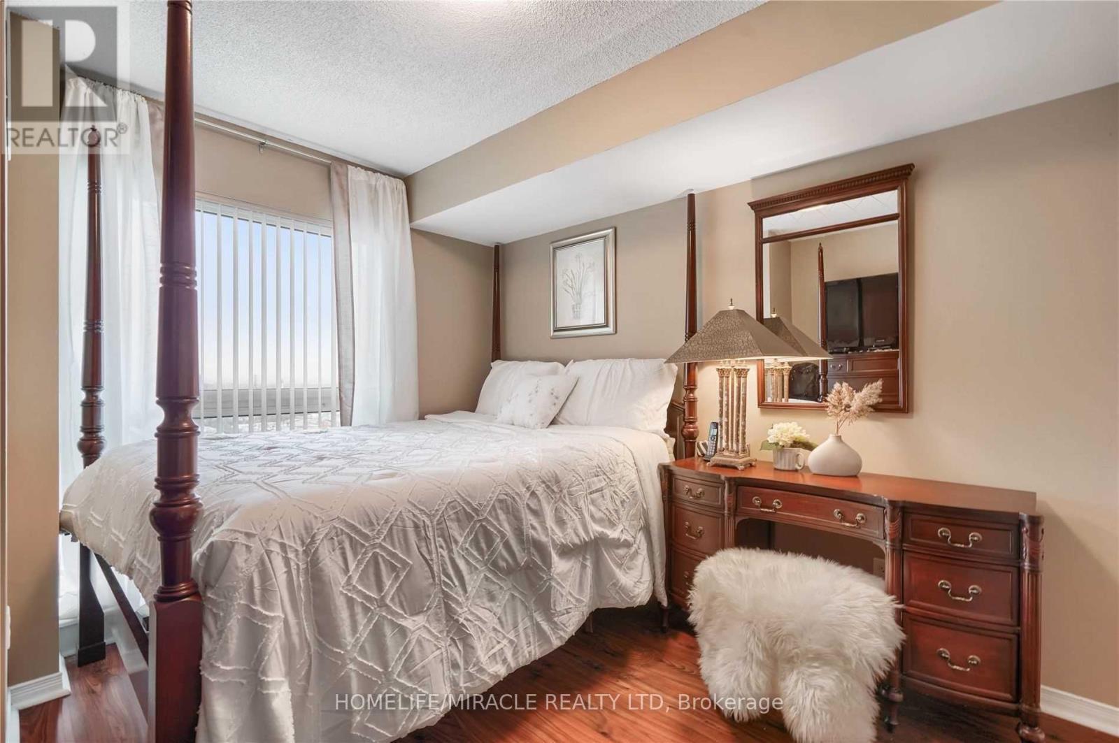 2201 - 215 Queen Street E, Brampton, Ontario  L6W 0A9 - Photo 15 - W13794284