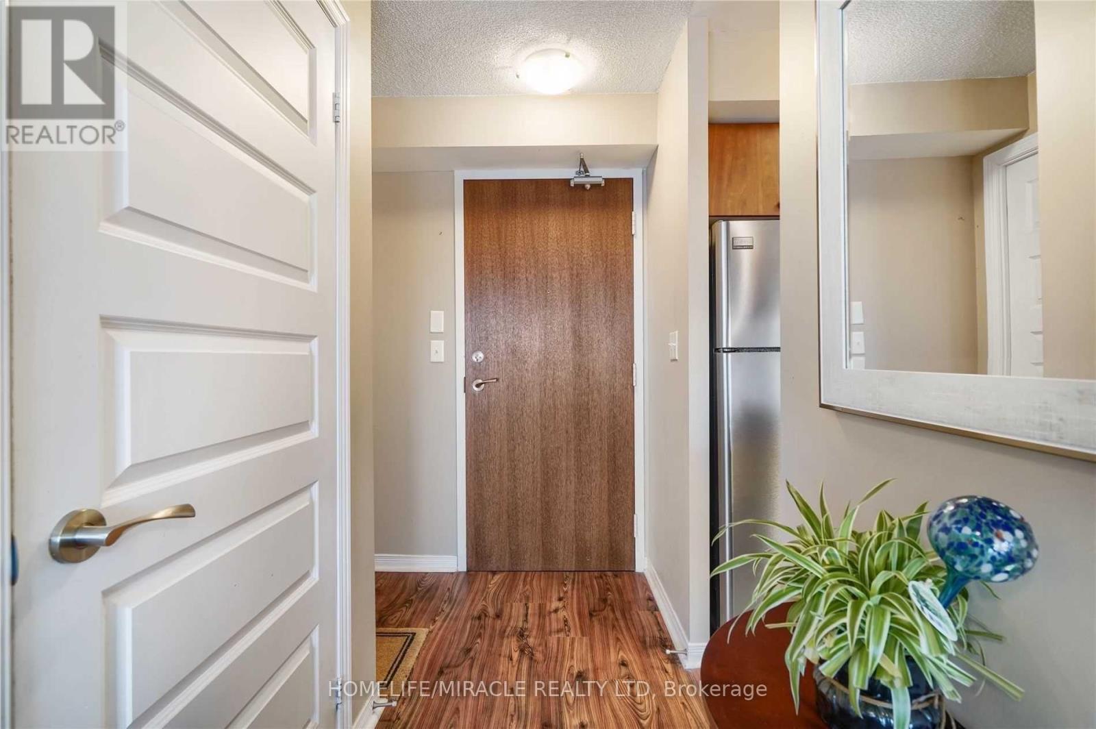 2201 - 215 Queen Street E, Brampton, Ontario  L6W 0A9 - Photo 3 - W13794284