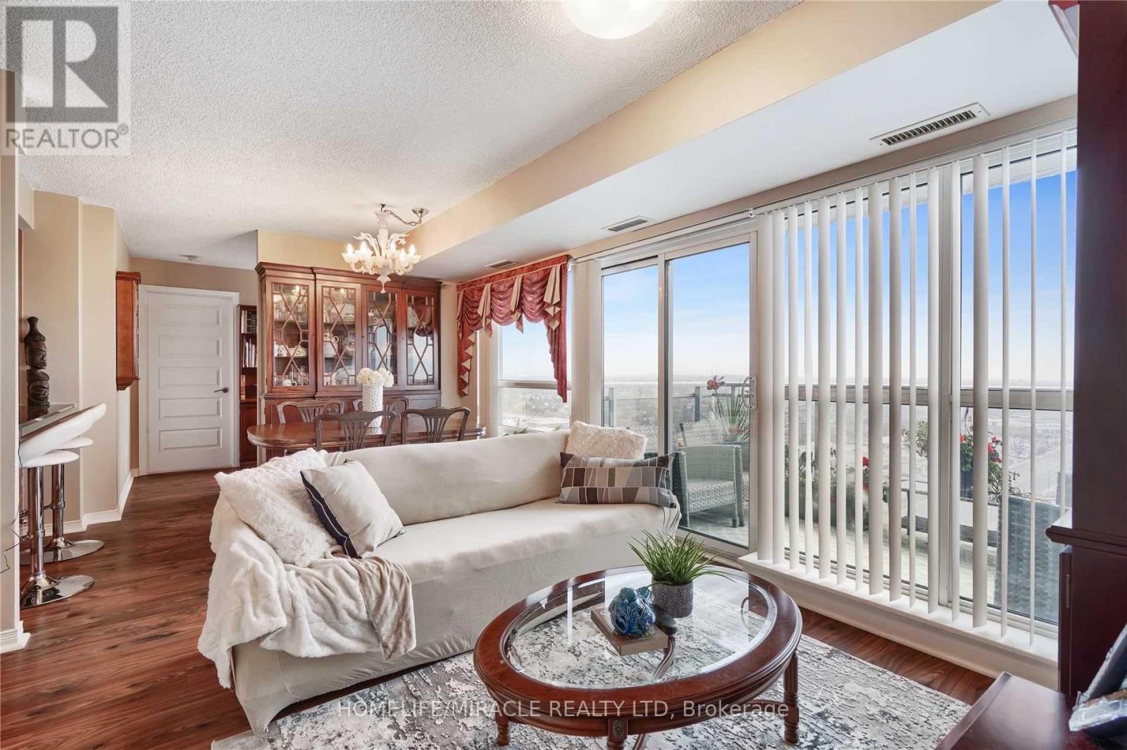 2201 - 215 Queen Street E, Brampton, Ontario  L6W 0A9 - Photo 6 - W13794284