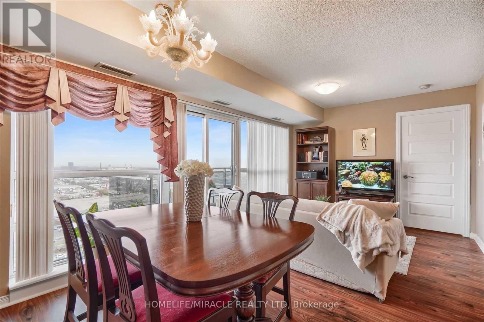 2201 - 215 Queen Street E, Brampton, Ontario  L6W 0A9 - Photo 8 - W13794284
