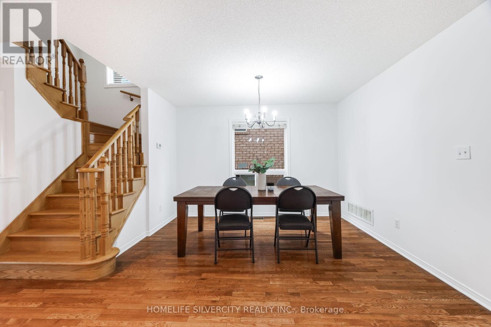 29 Beachpoint Boulevard, Brampton, Ontario  L7A 2T7 - Photo 14 - W13794296