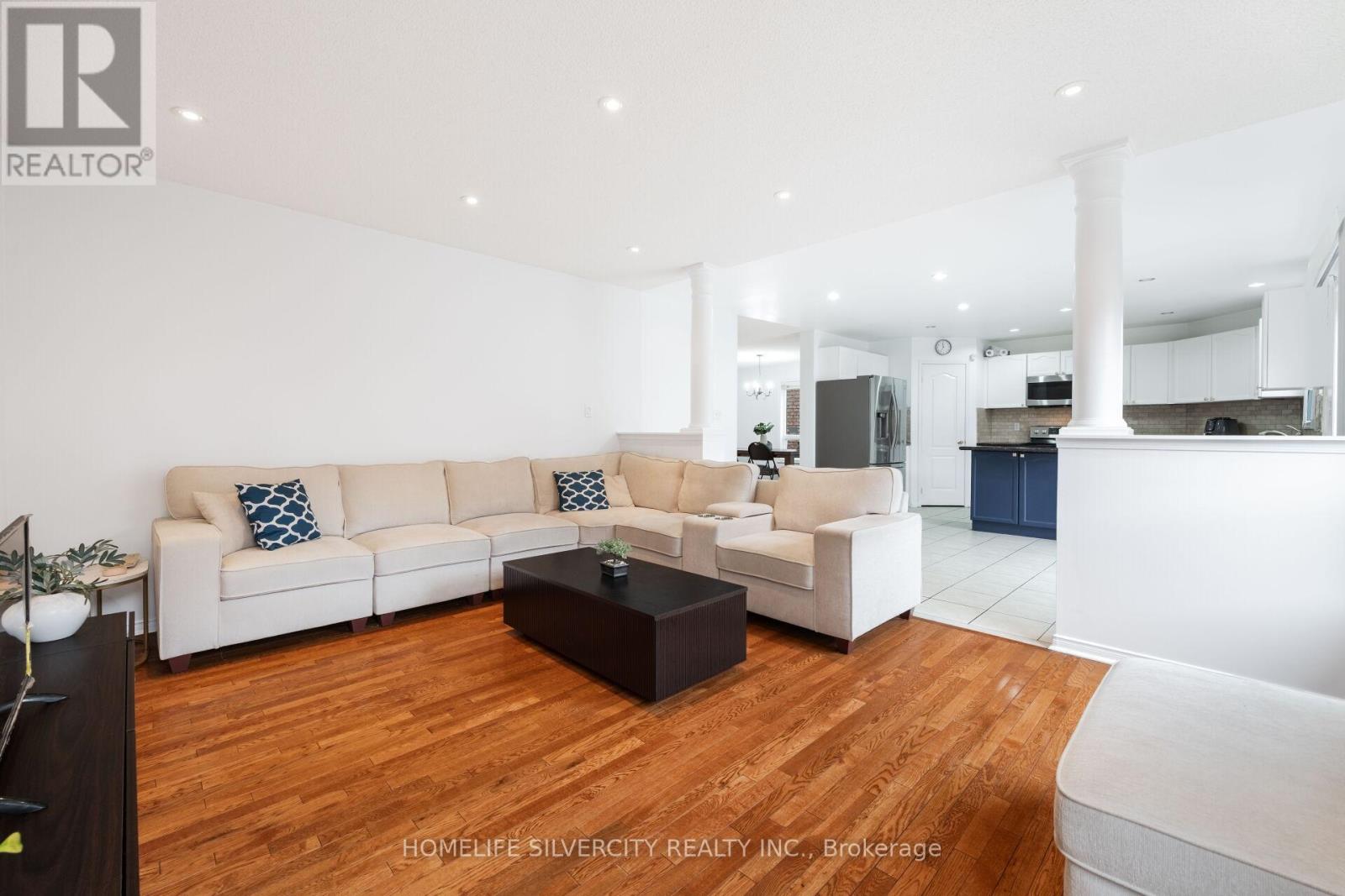 29 Beachpoint Boulevard, Brampton, Ontario  L7A 2T7 - Photo 17 - W13794296
